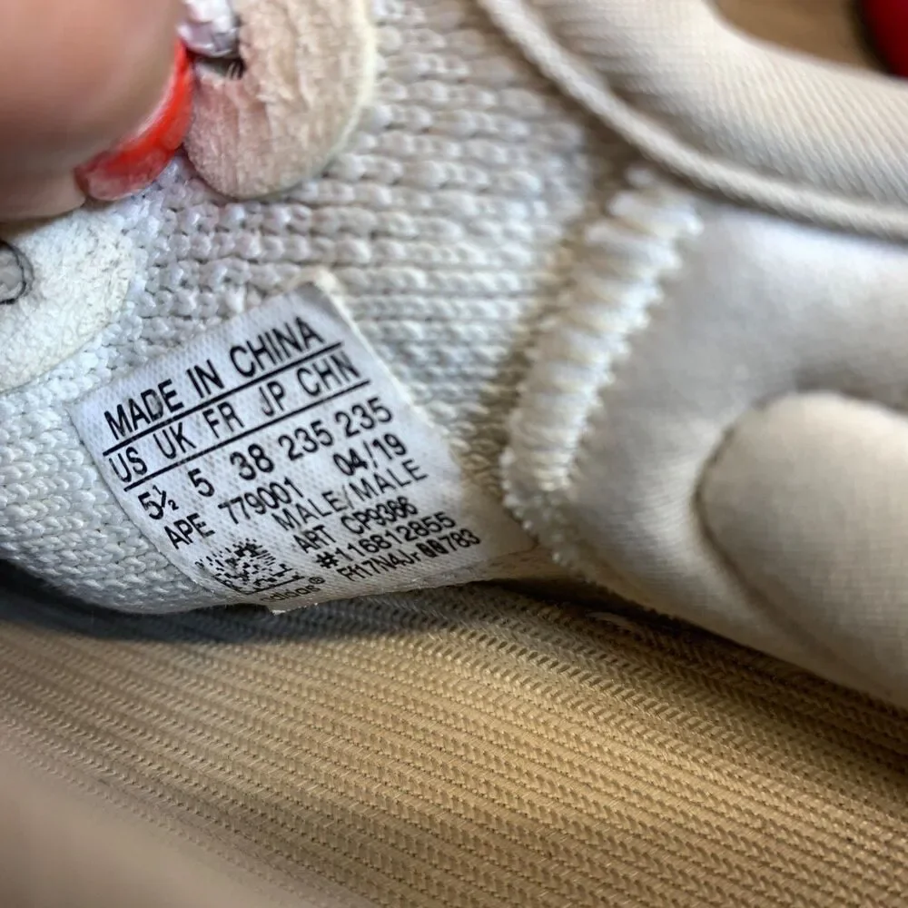 ADIDAS YEEZY Boost Men’s Size 38 5.5‎ Cream/white 350 V2 Ape 779001 Womens 7